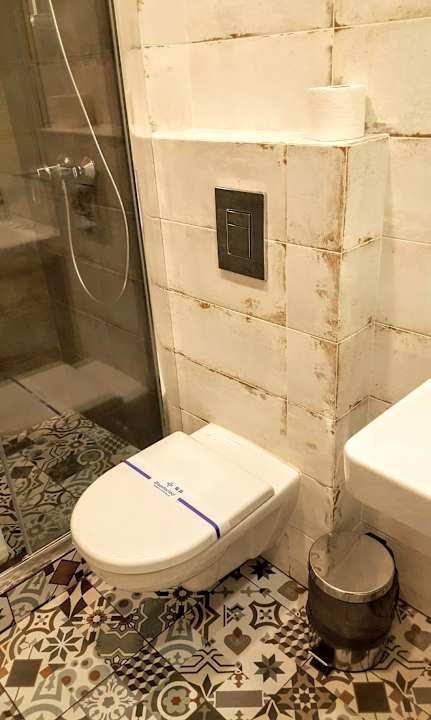 Zimmer Partner Guest House Baseina Street