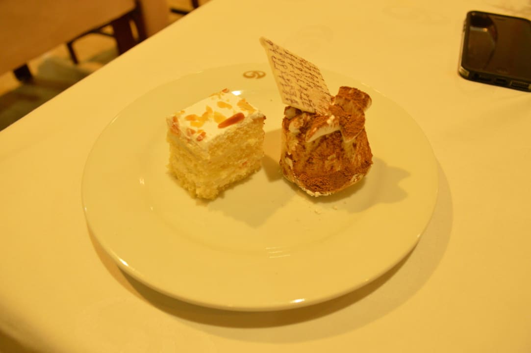 Desserts immer liebevoll dekoriert und lecker. Grand Palladium Kantenah Resort & Spa