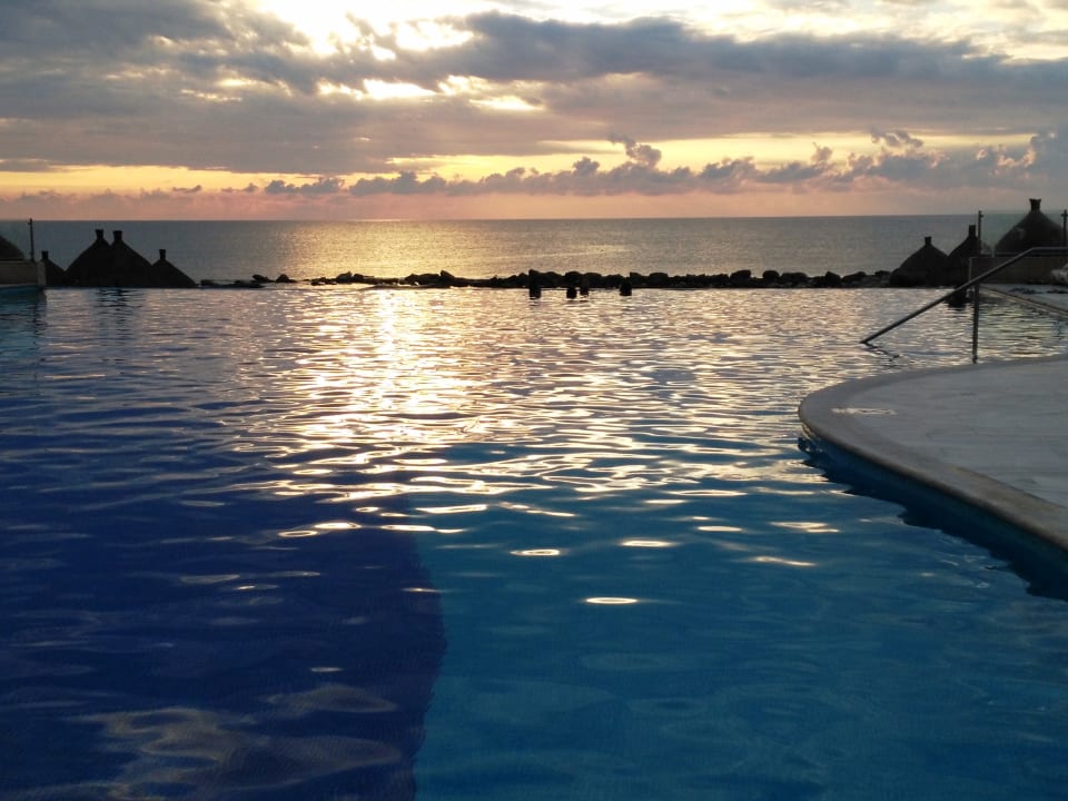 Pool Bahia Principe Luxury Akumal