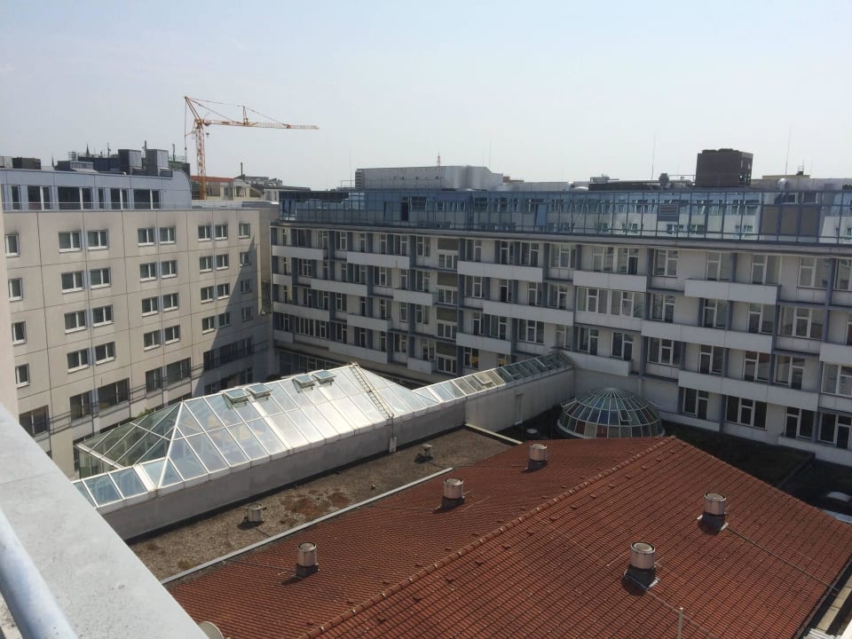 Ausblick von Zimmer 1656 Hotel Berlin, Berlin