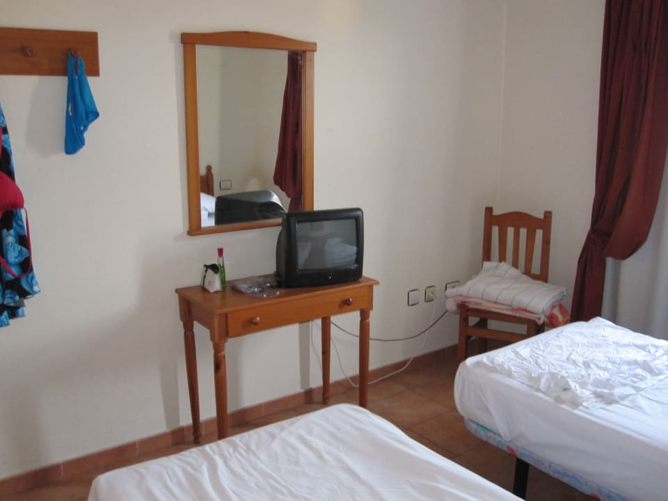 Zimmer Apartamentos Oasis San Antonio