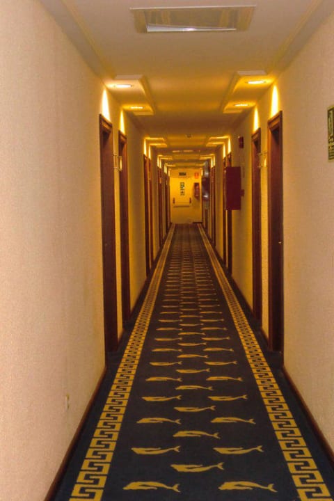 Flur des Hotels Moon Dreams Coral Beach