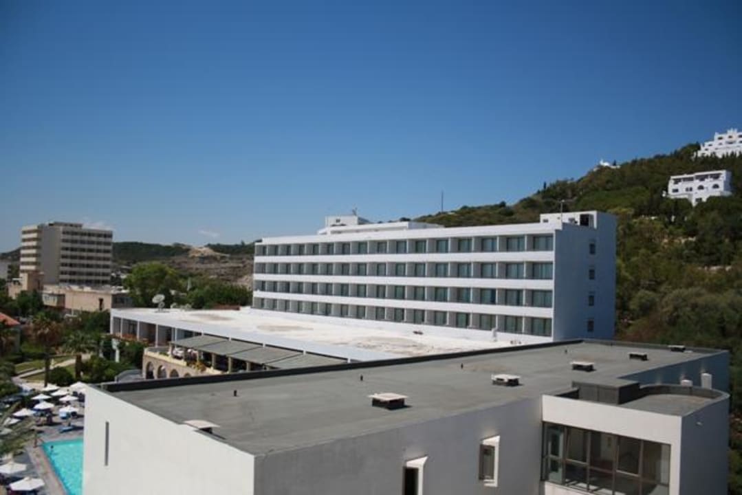 Blick auf Haupthaus Grecotel LUXME Dama Dama