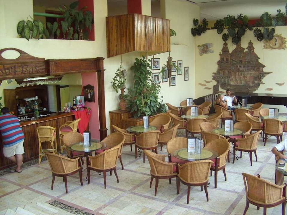 Lobby-Bar Hotel Tuxpan Varadero