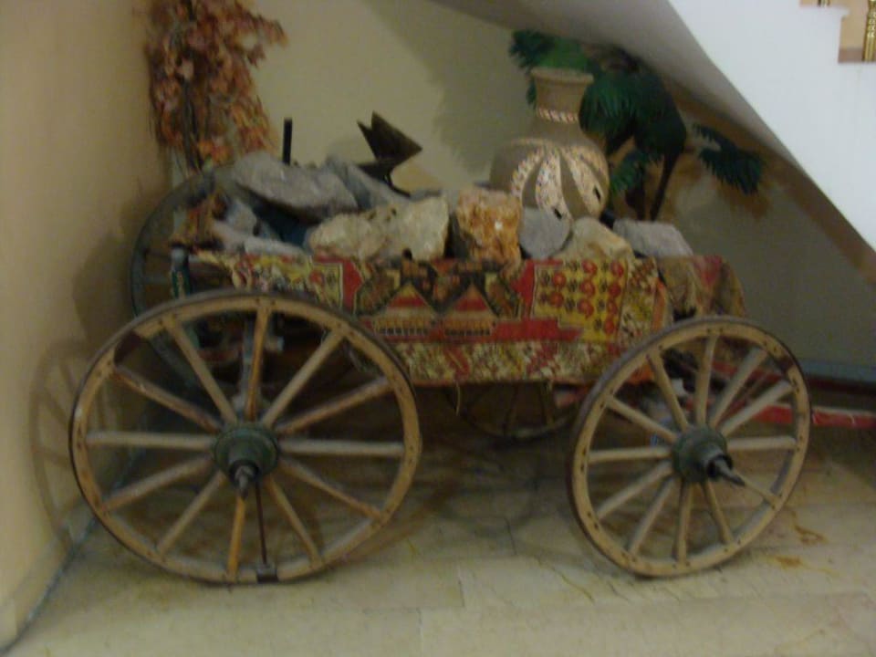 Dekoration vor dem Restaurant Hotel Gomeda