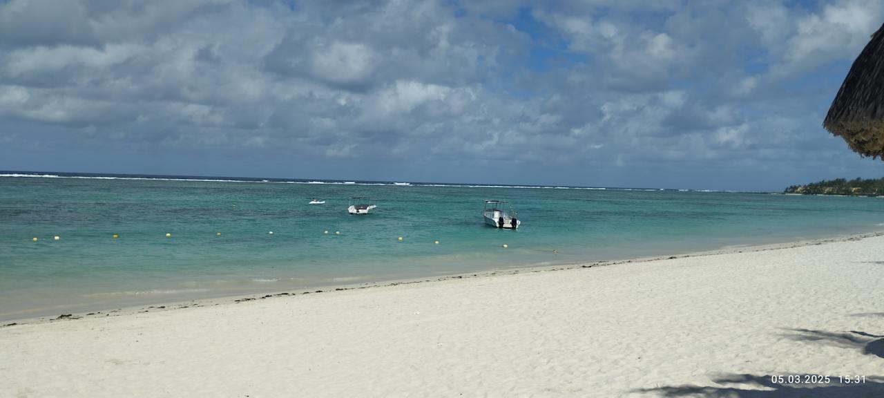 Strand Crystals Beach Resort Belle Mare, a member of Radisson Individuals