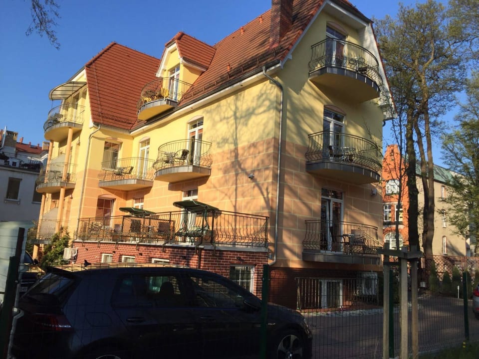 Haus Rückseite  Hotel Cis