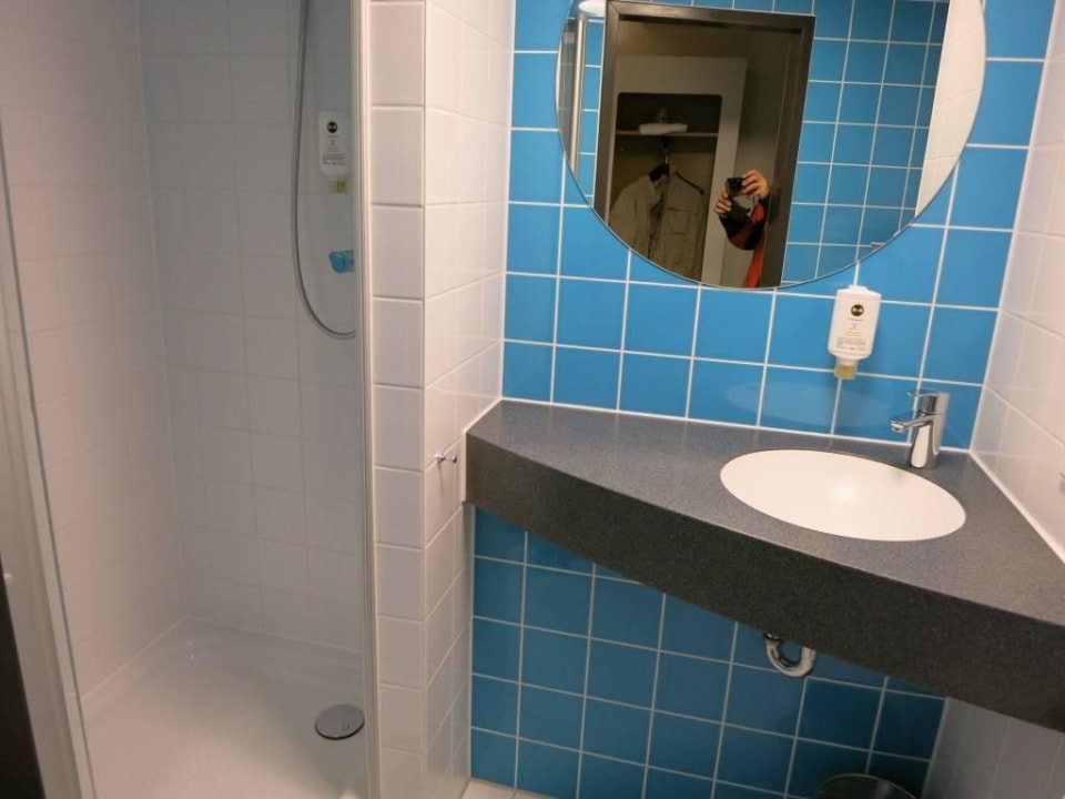 Badezimmer B&B Hotel Köln-Messe