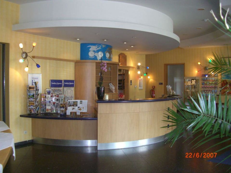 Rezeption Hotel Ascot-Bristol