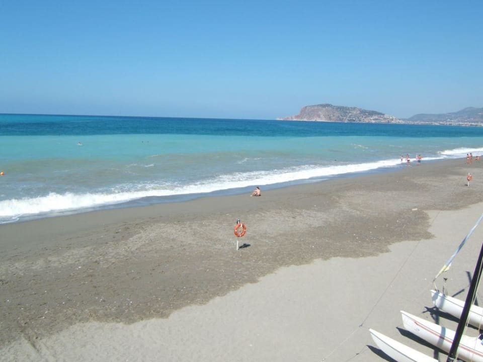 Blick vom Strand nach Alanya Labranda Alantur Resort