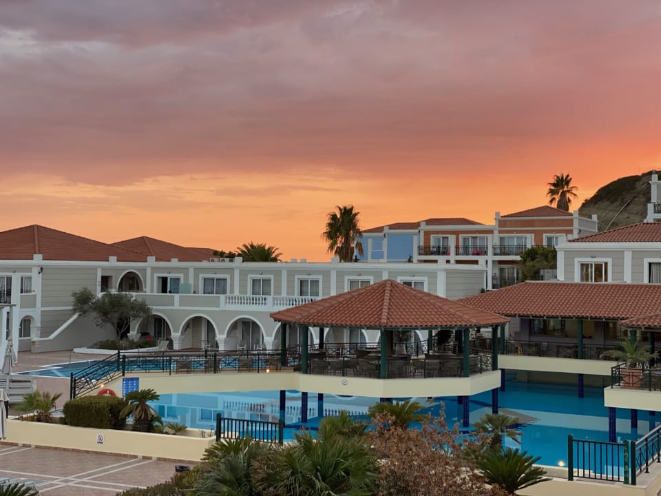 Pool Porto Bello Royal