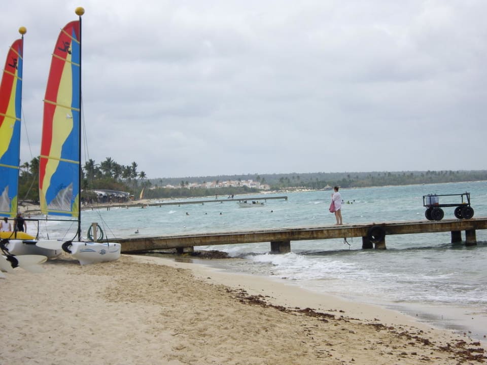 Links vom Leuchtturm Iberostar Selection Hacienda Dominicus