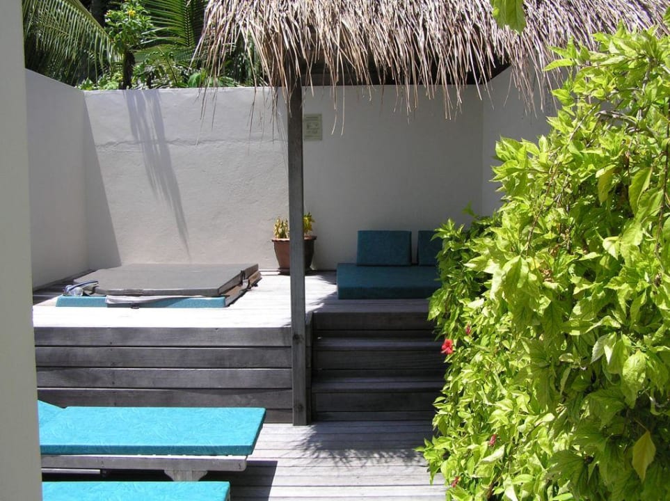 Jacuzzi Landvilla Outside Meeru Maldives Resort Island