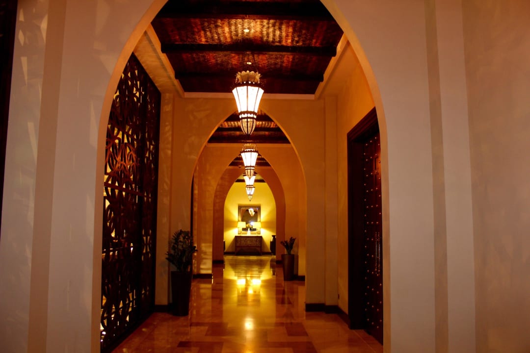 Gang zu den Zimmern  Tilal Liwa Hotel