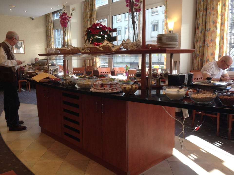 Frühstücksbuffet_01 Hotel Präsident