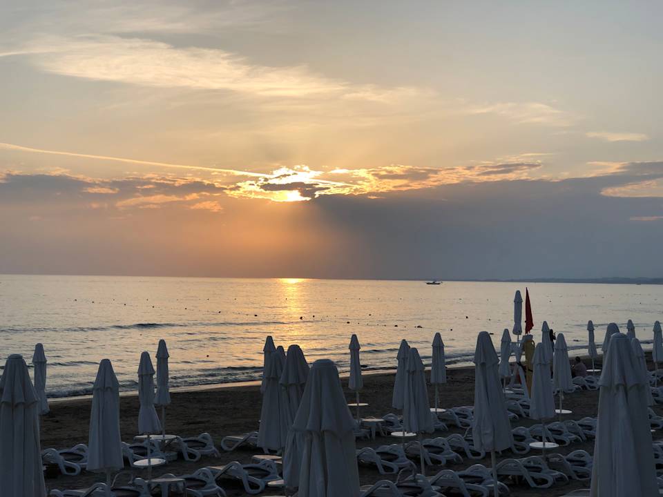 Strand Side Star Beach