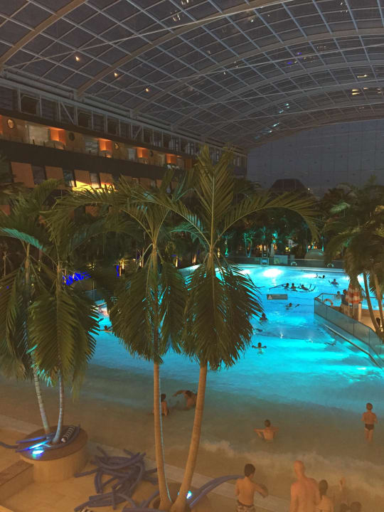 Wellenbad aus dem Balkon Hotel Victory Therme Erding