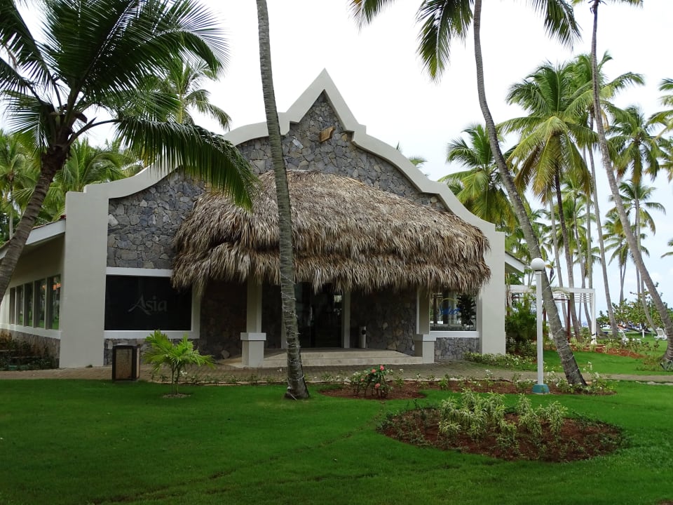 Cooee-Rezeption und Asia-Restaurant Wyndham Alltra Samana