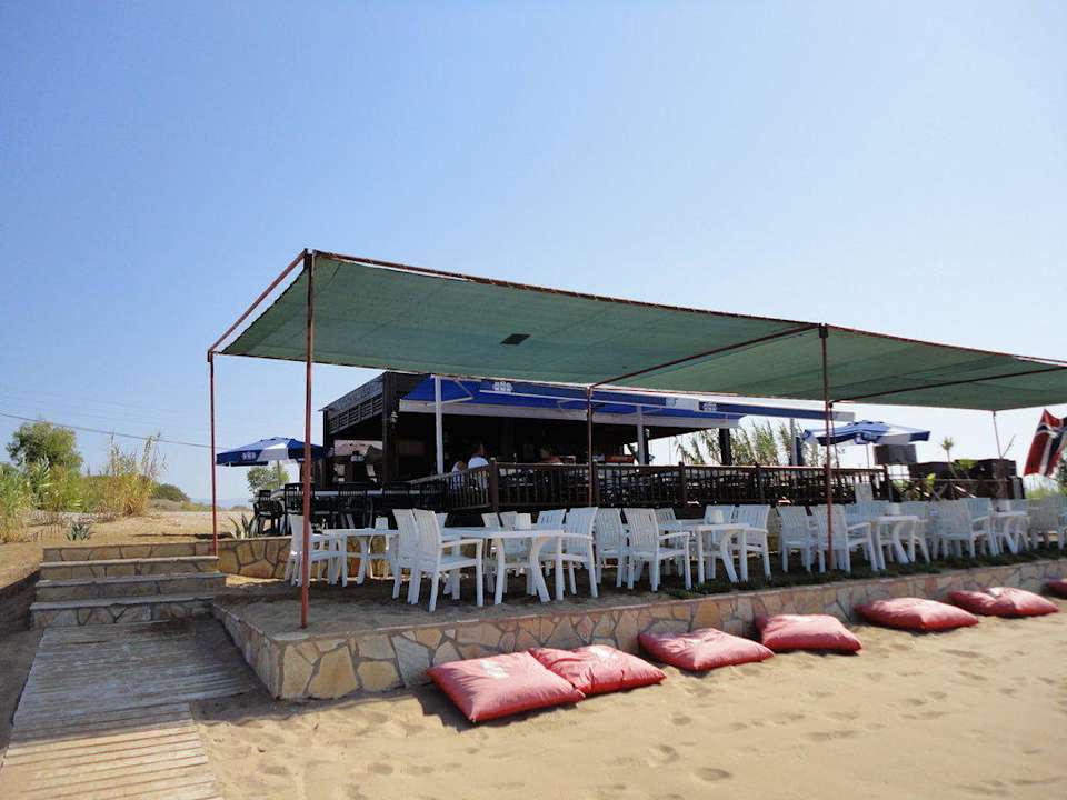 Bar na plaży Semoris Hotel