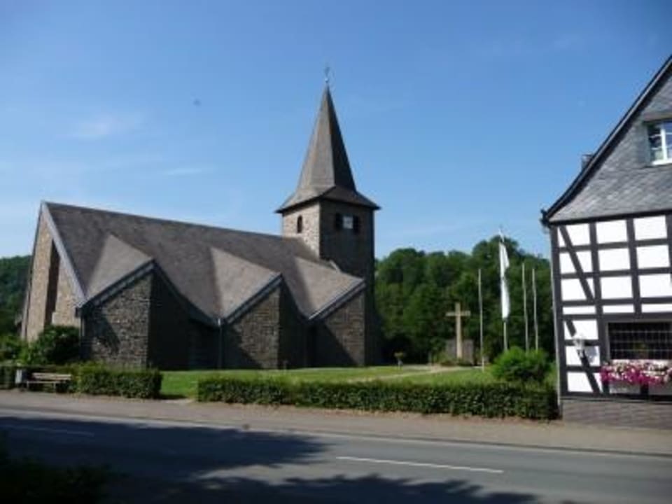 Kirche neben dem Hotel Hotel Haus Hochstein