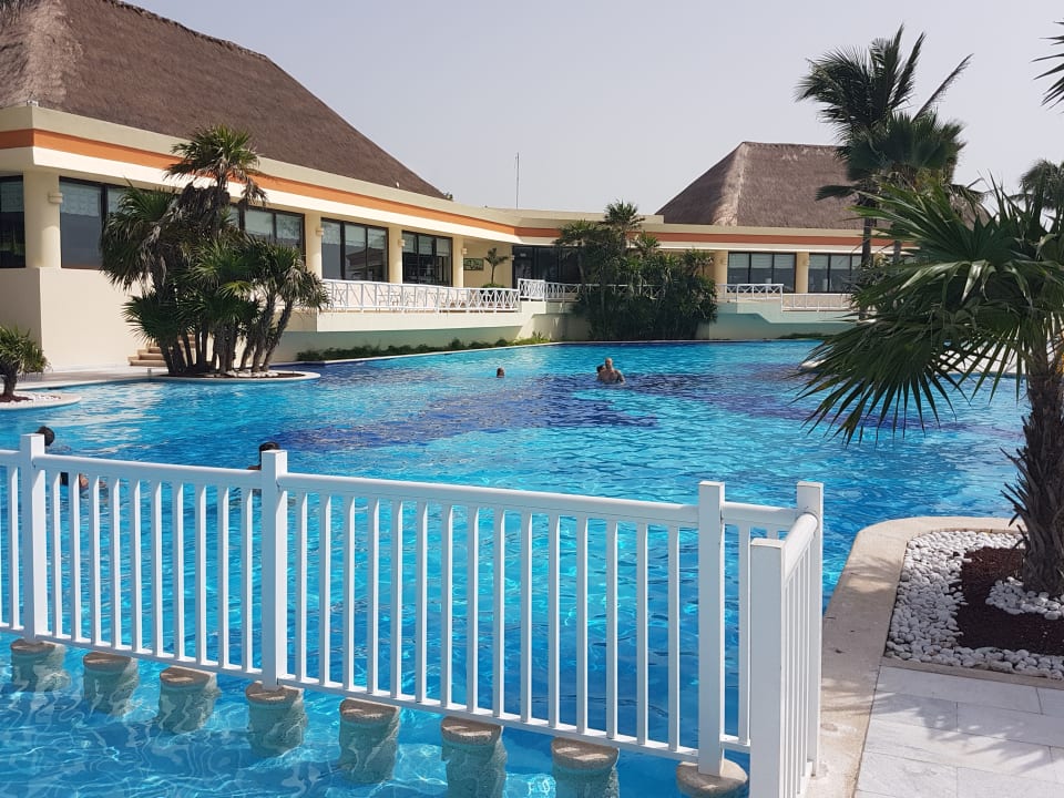 Pool Bahia Principe Luxury Akumal