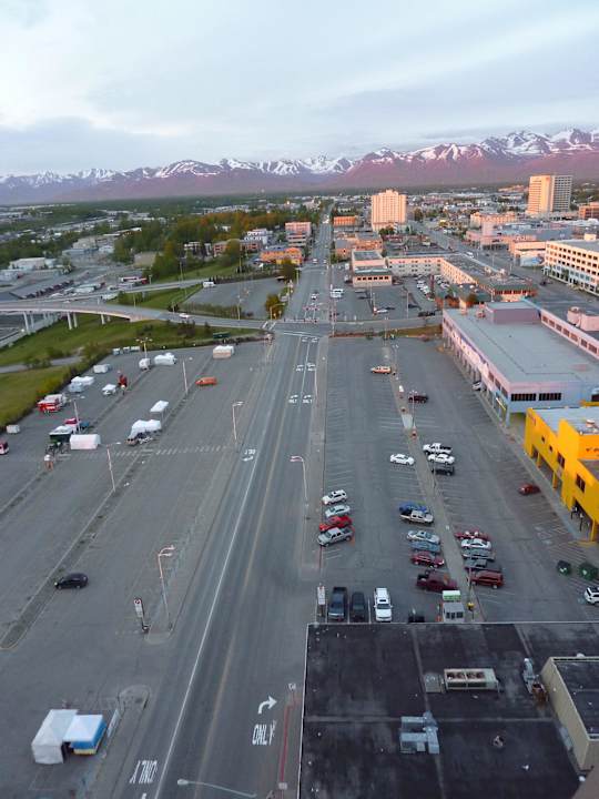Cook Inlet und die Chugach Mountains  Hotel Hilton Anchorage