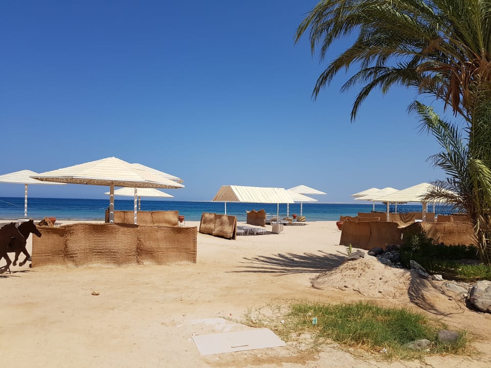 Strand Menaville Safaga