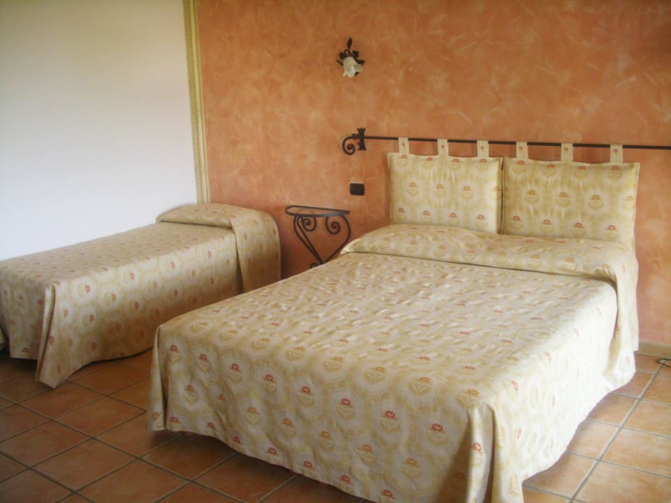 Doppelbett und Einzelbett Juniorsuite Hotel Montecallini