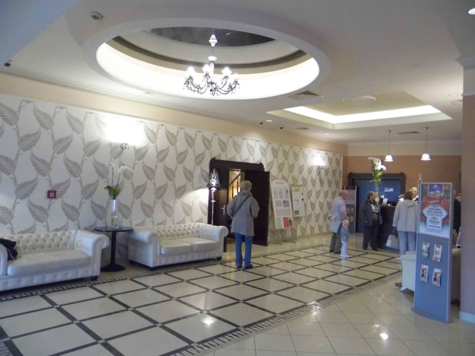 Eingang/Rezeption Hotel Aurora Family & SPA