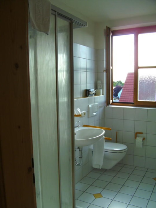 Großzügiges Bad Gasthof zum Rödelseer Schwan