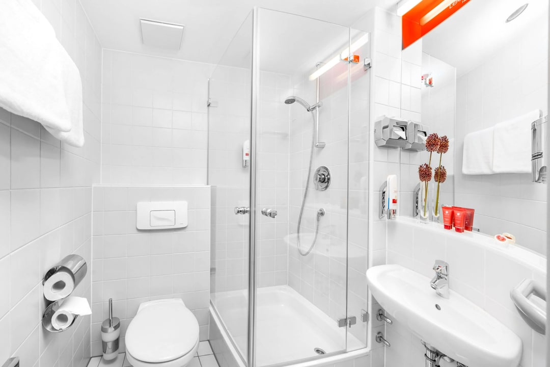 Bathroom Leonardo Hotel Nürnberg