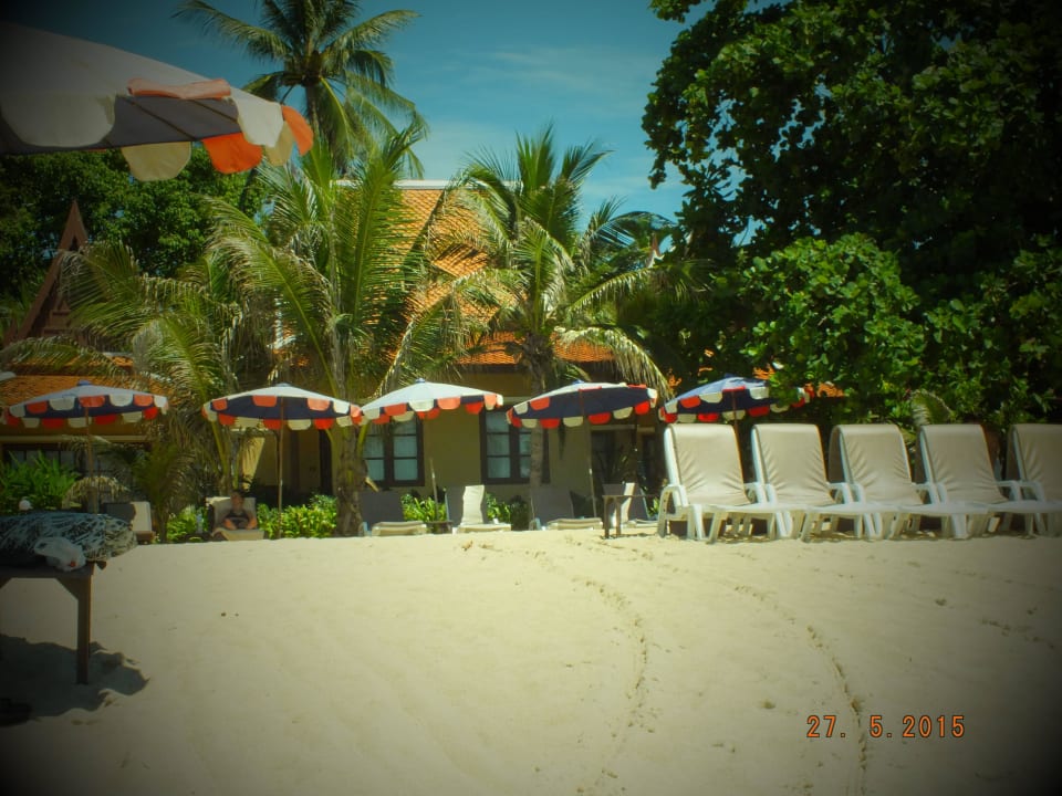 Blick zum Hotel The Fair House Beach Resort