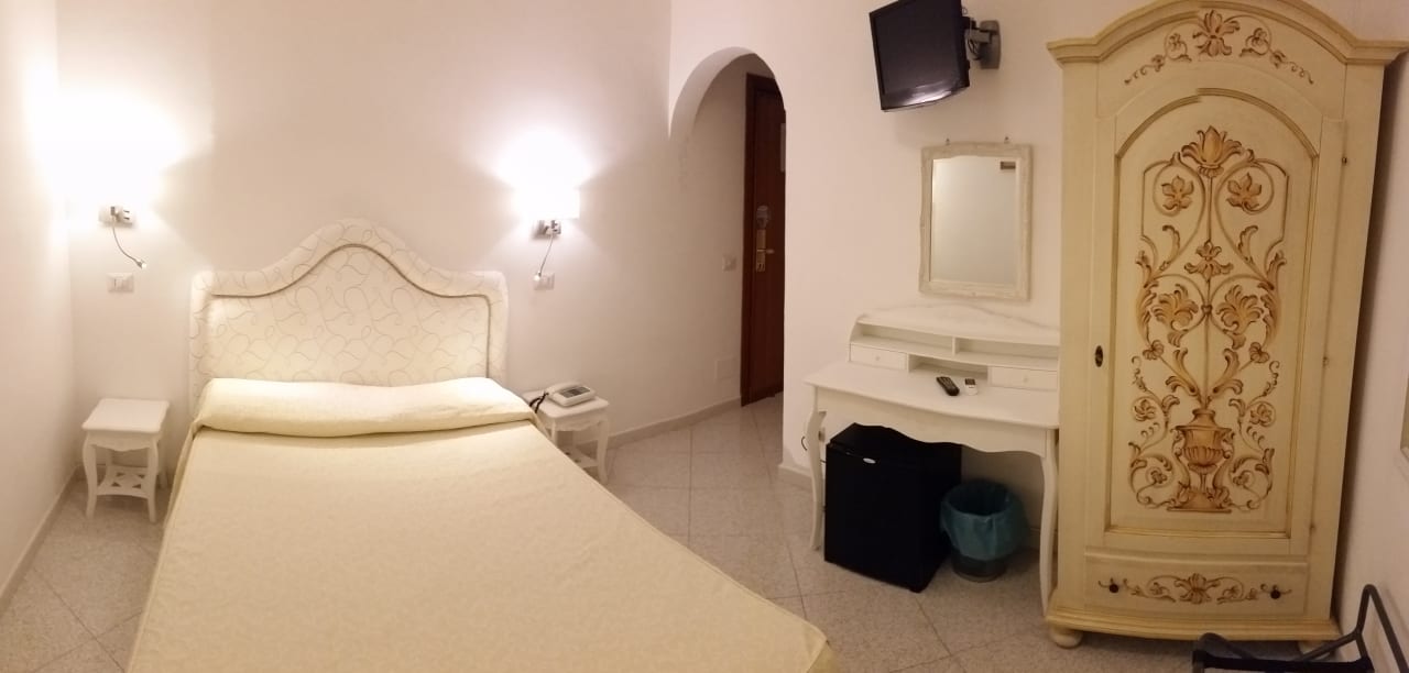 Zimmer Hotel La Perla