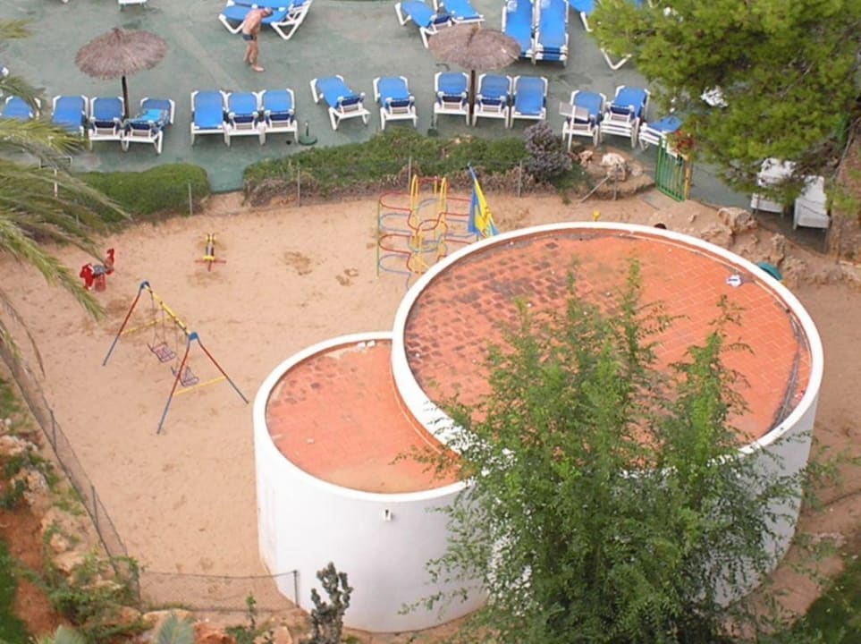 Teddyclub / Sonnenliegen am Pool Hotel Palia Sa Coma Playa