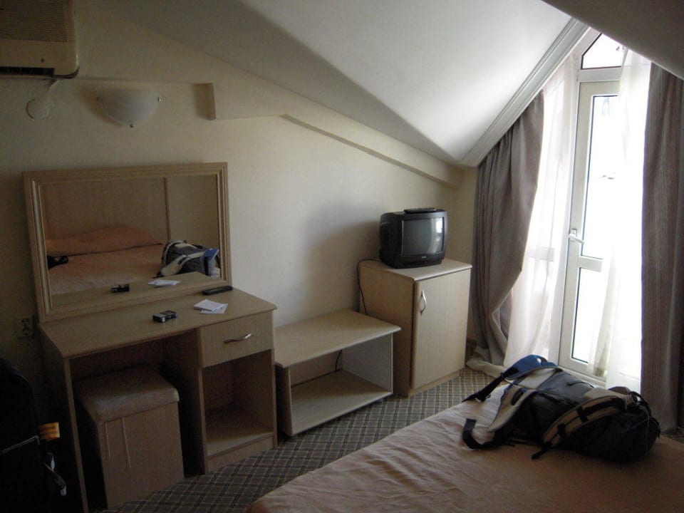 Hotelzimmer. Club Hotel Pineta