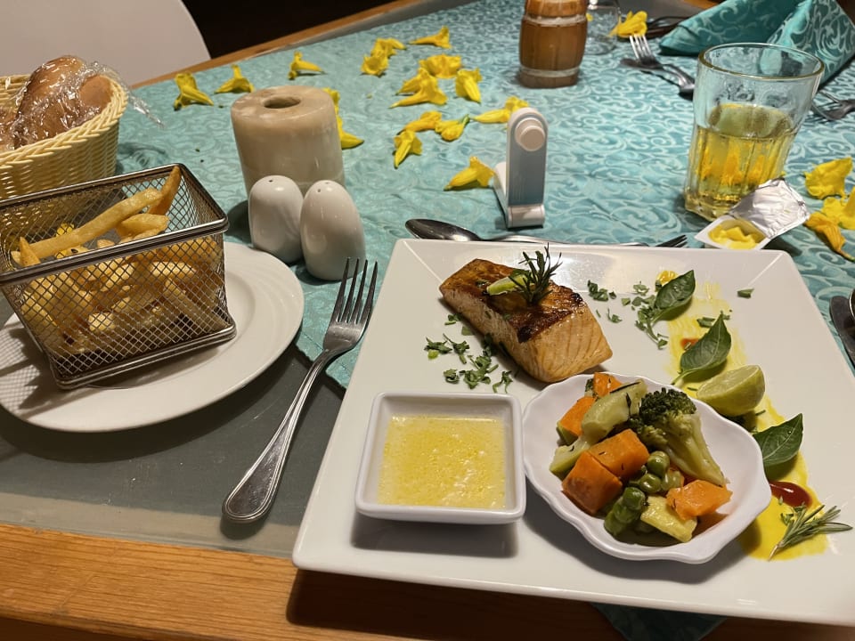 Gastro Three Corners Equinox Beach Resort