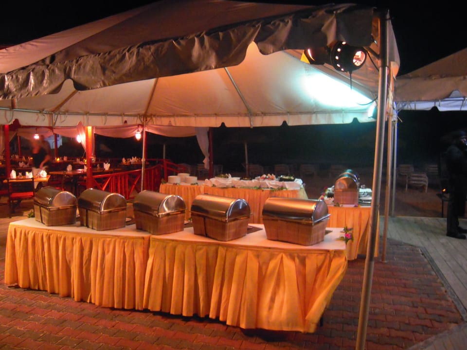 Barbequebuffet Hotel Bougainvillea Beach Resort