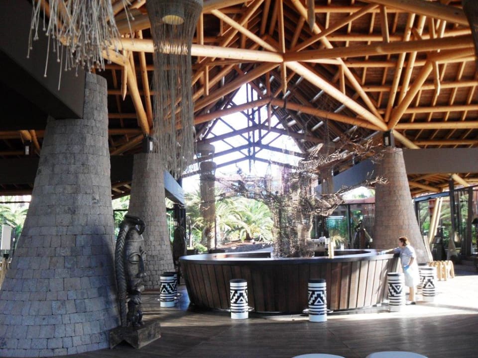 Die Bar Richard Burton Lopesan Baobab Resort