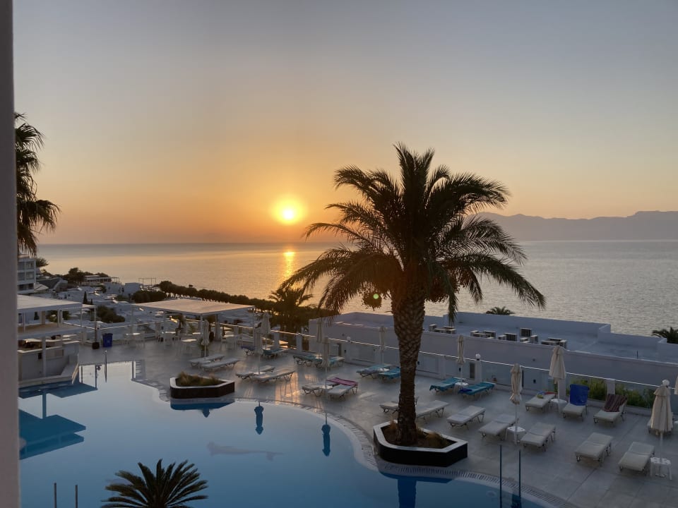 Ausblick Dimitra Beach Hotel & Suites