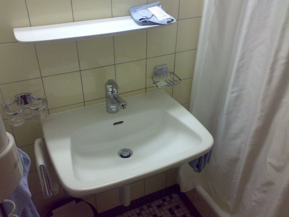 Badezimmer Hotel Alphubel Swiss Family Hotel Alphubel Saas-Fee