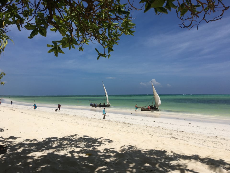 Strand Neptune Pwani Beach Resort & Spa
