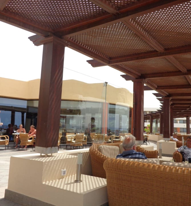 Außenbereich der Lobbybar Iberostar Waves Playa Gaviotas