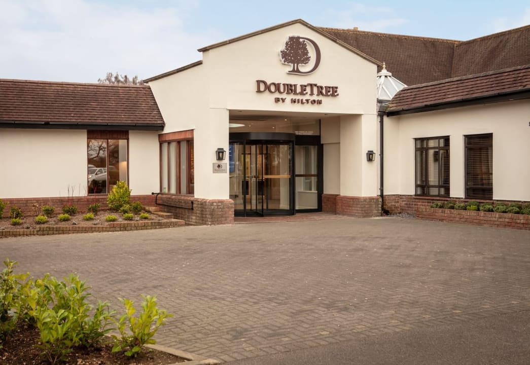 Außenansicht DoubleTree by Hilton Oxford Belfry