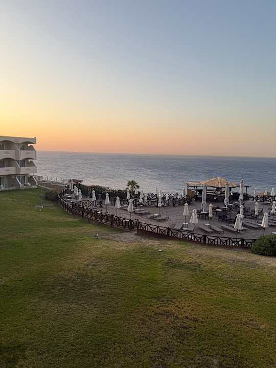 Außenansicht Hotel Kalithea Horizon Royal