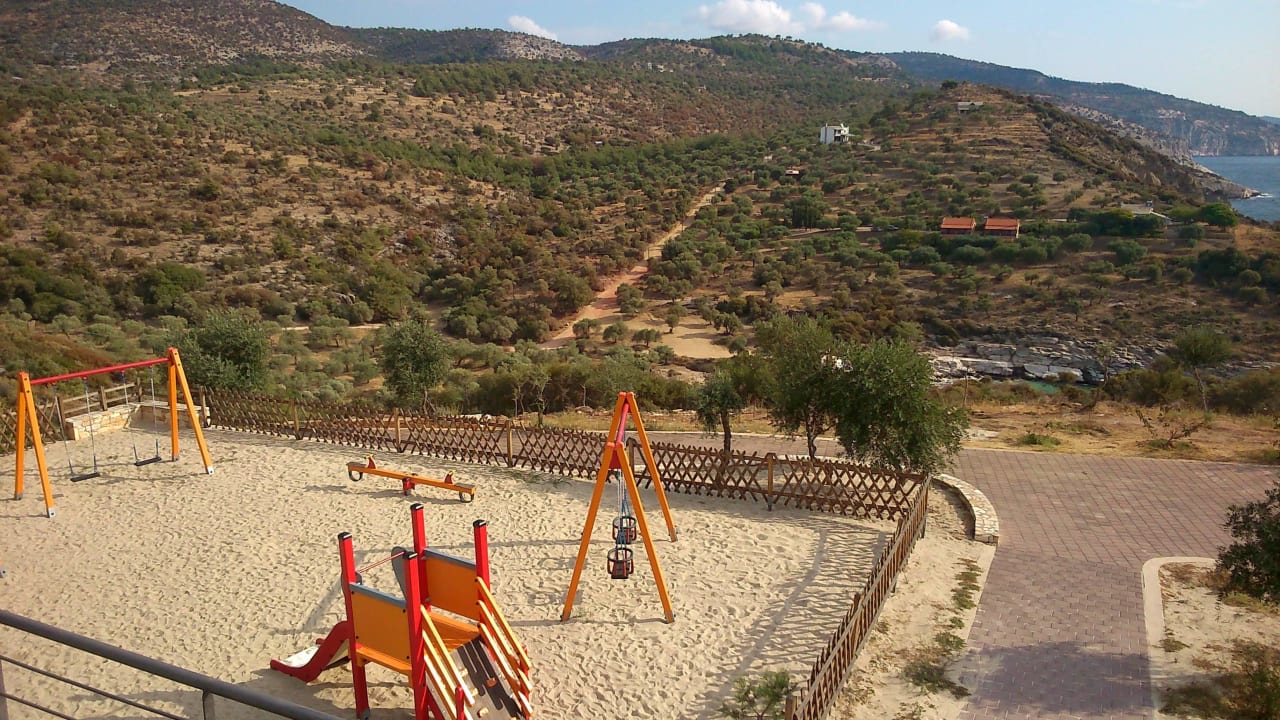 Spielplatz neben dem Pool Aeolis Thassos Palace