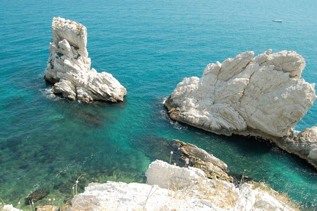 Faraglioni due Sorelle Camping & Bungalows Green Garden Village