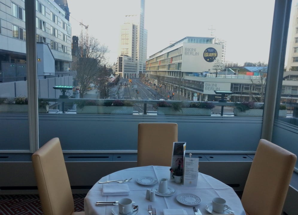 Frühstück im 2. OG Hotel Palace Berlin