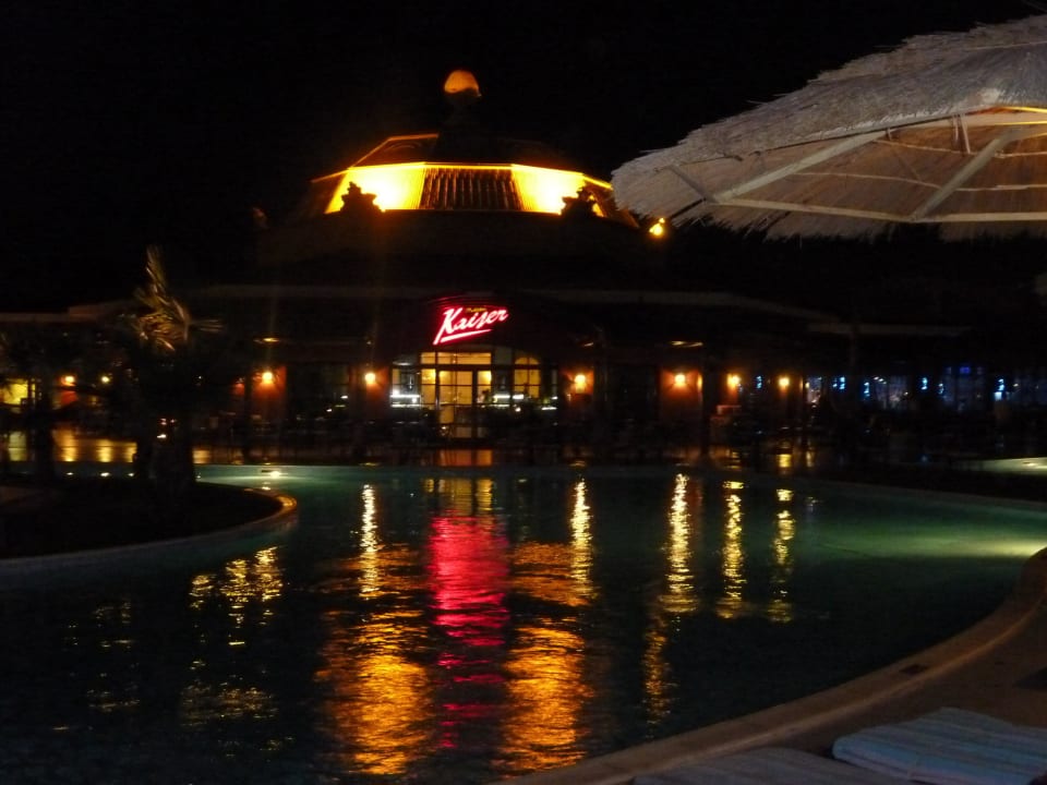 Mit Blick auf das deutsche Restaurant Namens Kaiser Pickalbatros Jungle Aqua Park Resort - Neverland Hurghada