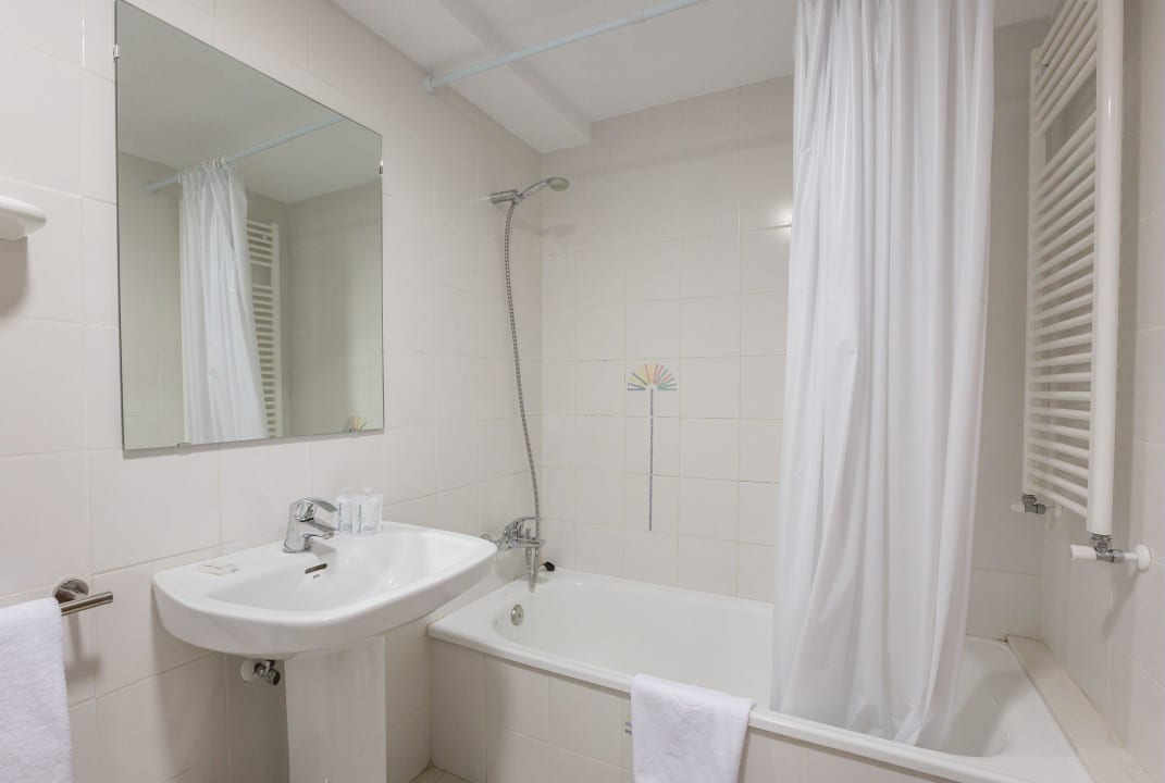 Baño Pierre & Vacances Apartamentos Benidorm Levante