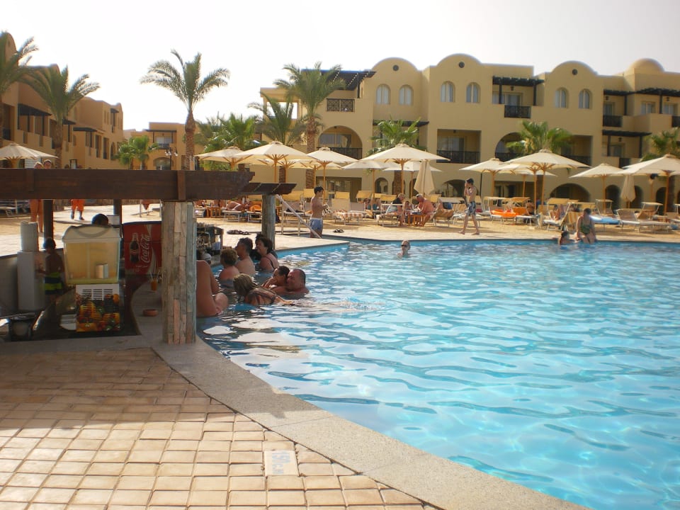 Zwembad met bar Stella Garden Resort & Spa, Makadi Bay